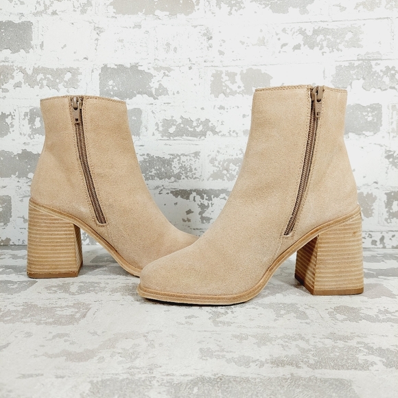NEW Andre Assous Naia Suede Tan Block Heel Ankle Bootie i468 - Picture 5 of 12